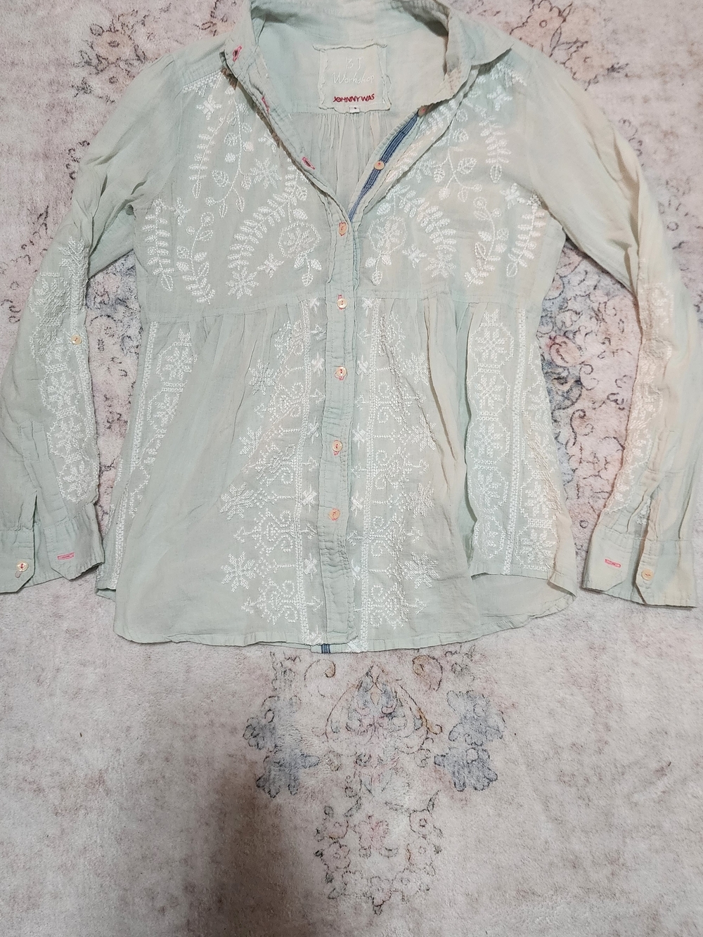 Johnny Was 3J Mint Green With White Embroidered Button-Front Tunic